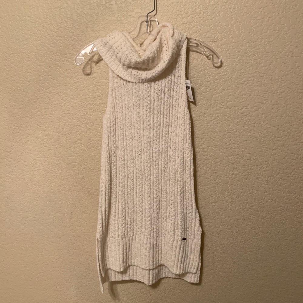 turtle neck sweater tank